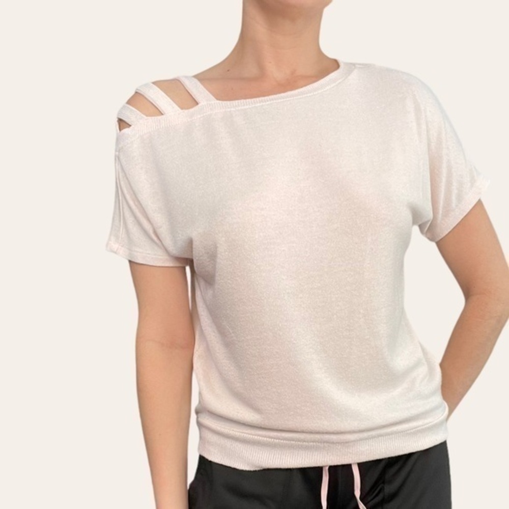 Aeropostale Baby Pink Cut Out Shoulder Top 💕